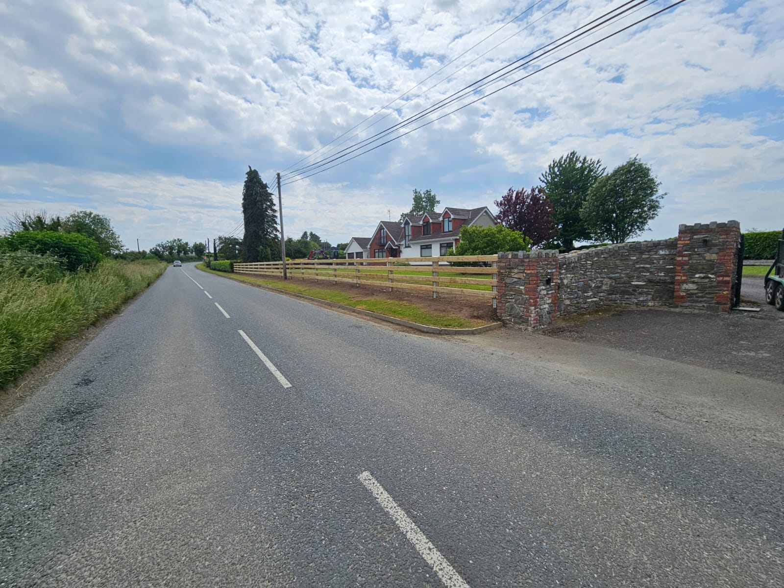 From Overgrown Hedge to Professional Fencing: A Complete Roadside Boundary Makeover