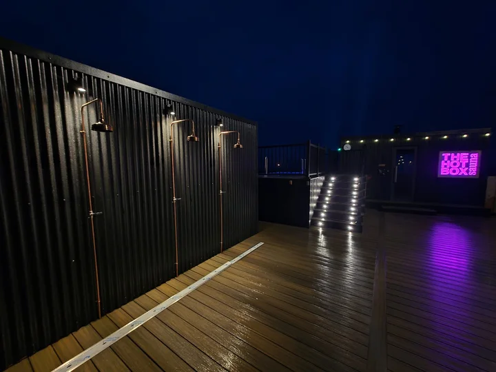 Screening, deck boards and illuminated steps.