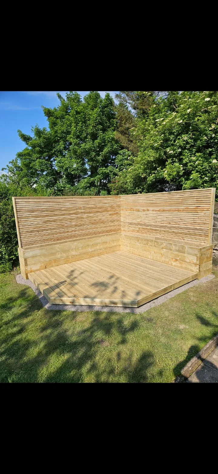 The deck and slatted screen before the seating was fitted.